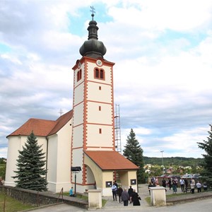 Kardinal Bozanić predvodio svetkovinu Petrova u obnovljenoj crkvi u Kašini